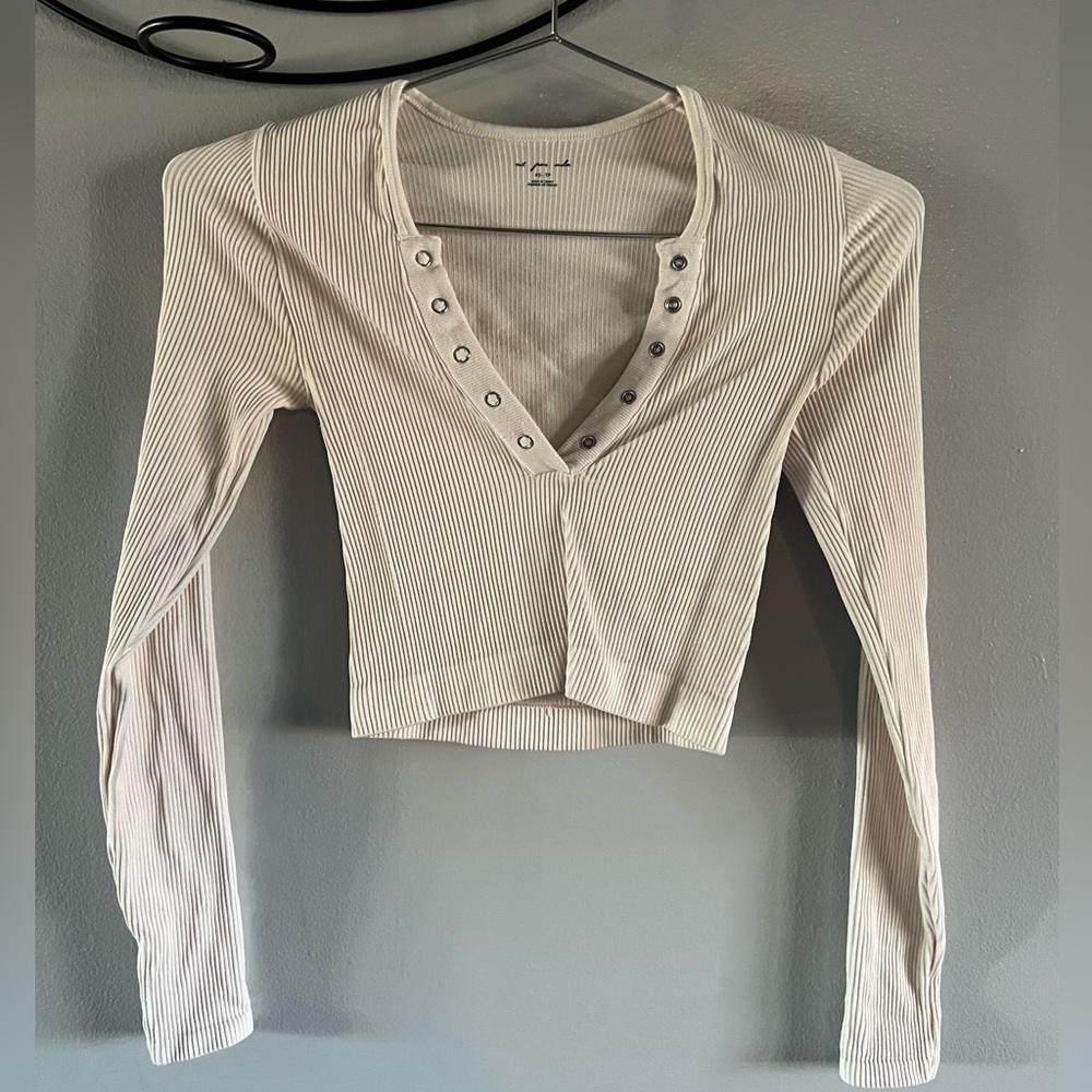 Urban Outfitters off white  cropped Ribbed Button Down Shirt